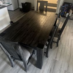 Kitchen table
