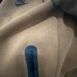 Nike Tech Hoodie 