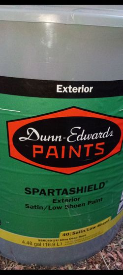 Dunn Edwards 5 gal pales new paint