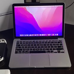 Apple MacBook Pro Laptop Bundle Nice And Sleek Slim LOOK