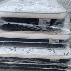 ✨Mattress Pillow Top All Sizes ✨ 🔸12” inches tall 🔹All sizes 🟠Queen sizes $199 🟡Full sizes $180 🟢Twin sizes $150 🔵Cal king $330 🟣E. King $330