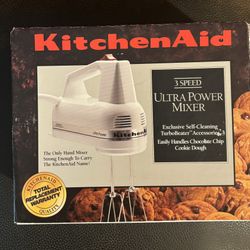 Kitchen Aid 3 Speed Mixer. 