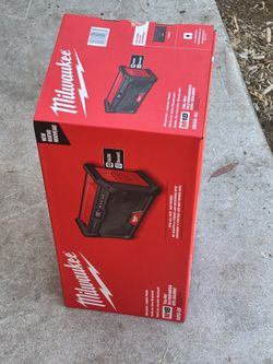 Milwaukee jobsite radio and Bluetooth