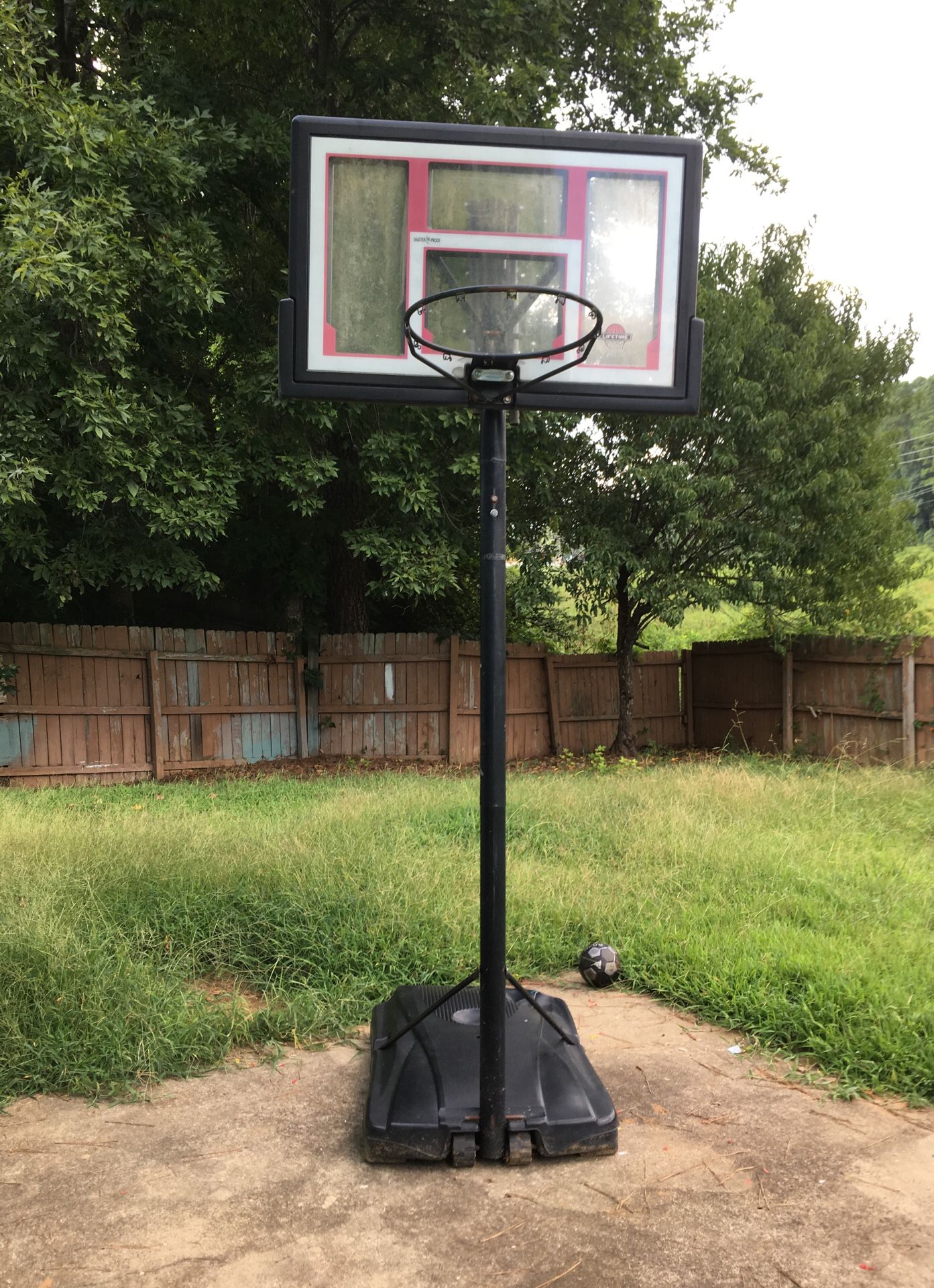 LIFETIME basketball hoop