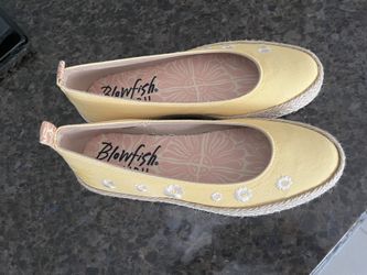 Blowfish shoes Size 8