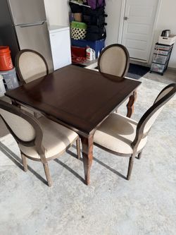  Very Nice Wood Table W/4 Chairs