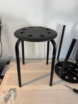 VINGLI 17.7in Plastic Stackable Stools Round Pack of 6 for Home Outdoor Indoor Office
