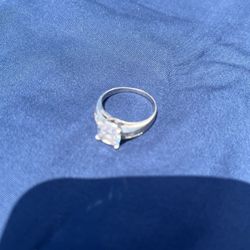 💍14K White Gold Wedding Ring Size 10 