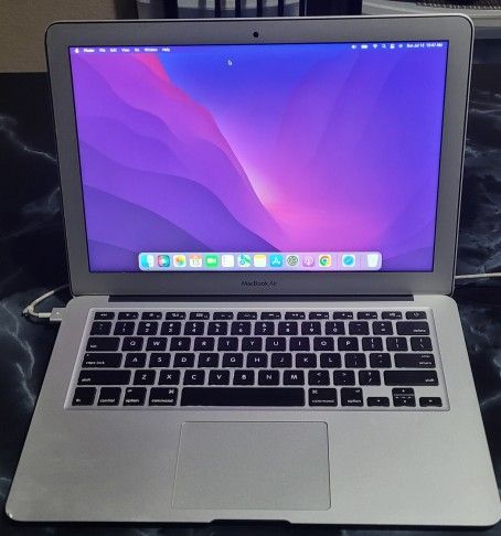 Apple MacBook Air 2015 13 Inch i5 8GB For Sale
