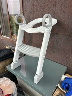 Potty training step seat for the big potty