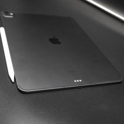 iPad Pro 13” M4 256GB WiFi + Cellular + Apple Pencil Pro (Like New)