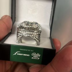 NBA champions Milwaukee bucks ring 2021-22