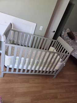 Crib/ Cuna