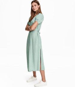 Hnm v neck dress polkadot