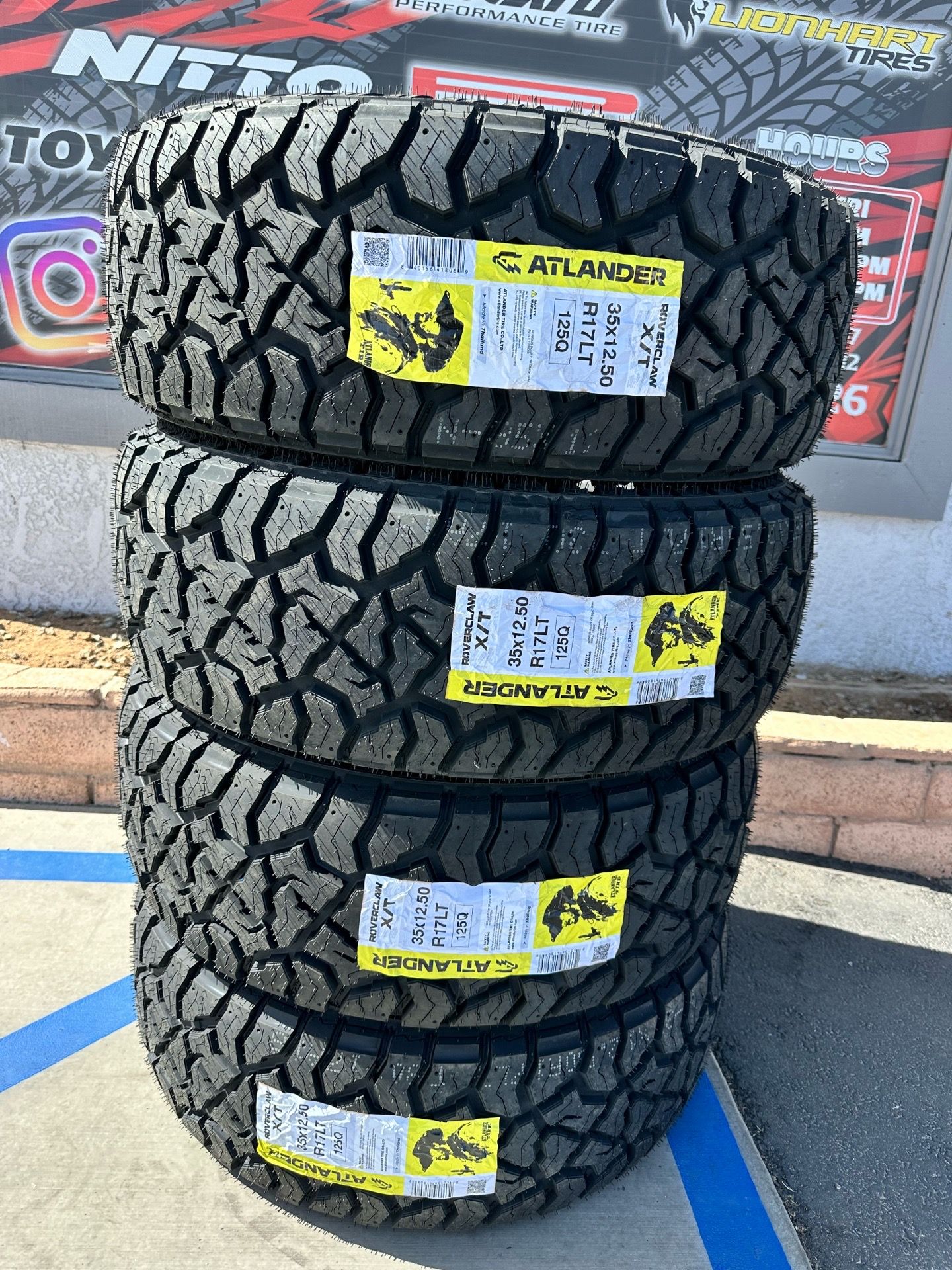 35x12.50 R17 Atlander XT for Sale in Hesperia, CA - OfferUp
