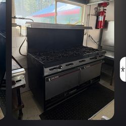 8 Burner double oven stove.