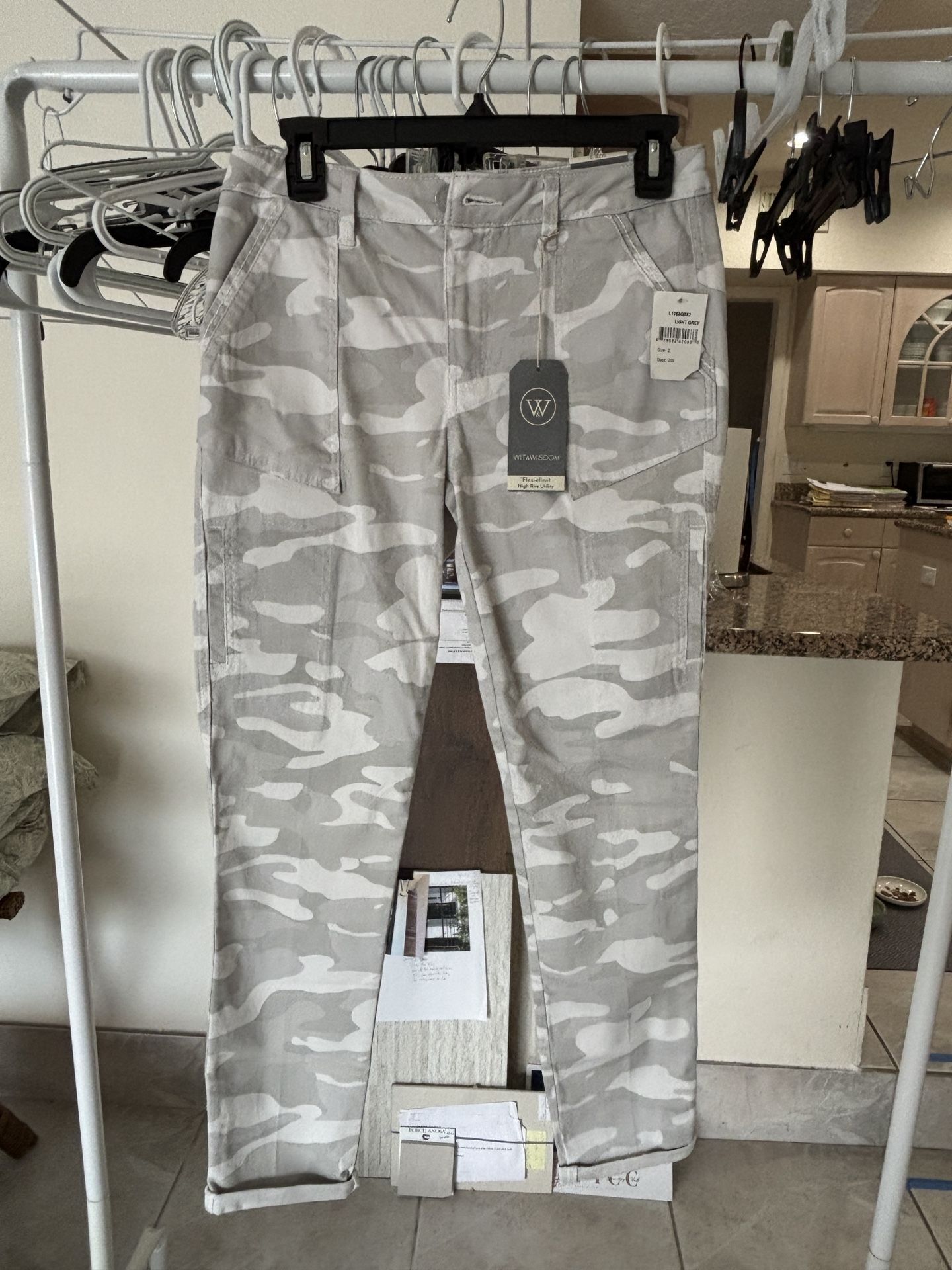 Pants Women’s -By Wit & Wisdom Size 2