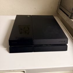 PlayStation 4 $80 ((CONSOLE ONLY ) READ:➡️ There’s A Game Stuck Inside  (NO TRADES)