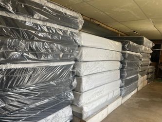 New  king mattresses for sale  Colchones en  ventq