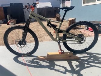 2018 Specialized Stumpjumper M | 27.5 | Cane Creek eeWings + HELM MKII | We Are One Carbon
