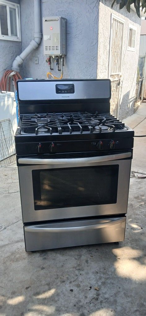 ESTUFA  FRIGIDAIRE.  (  GAS )