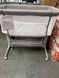 Baby bassinet bedside crib