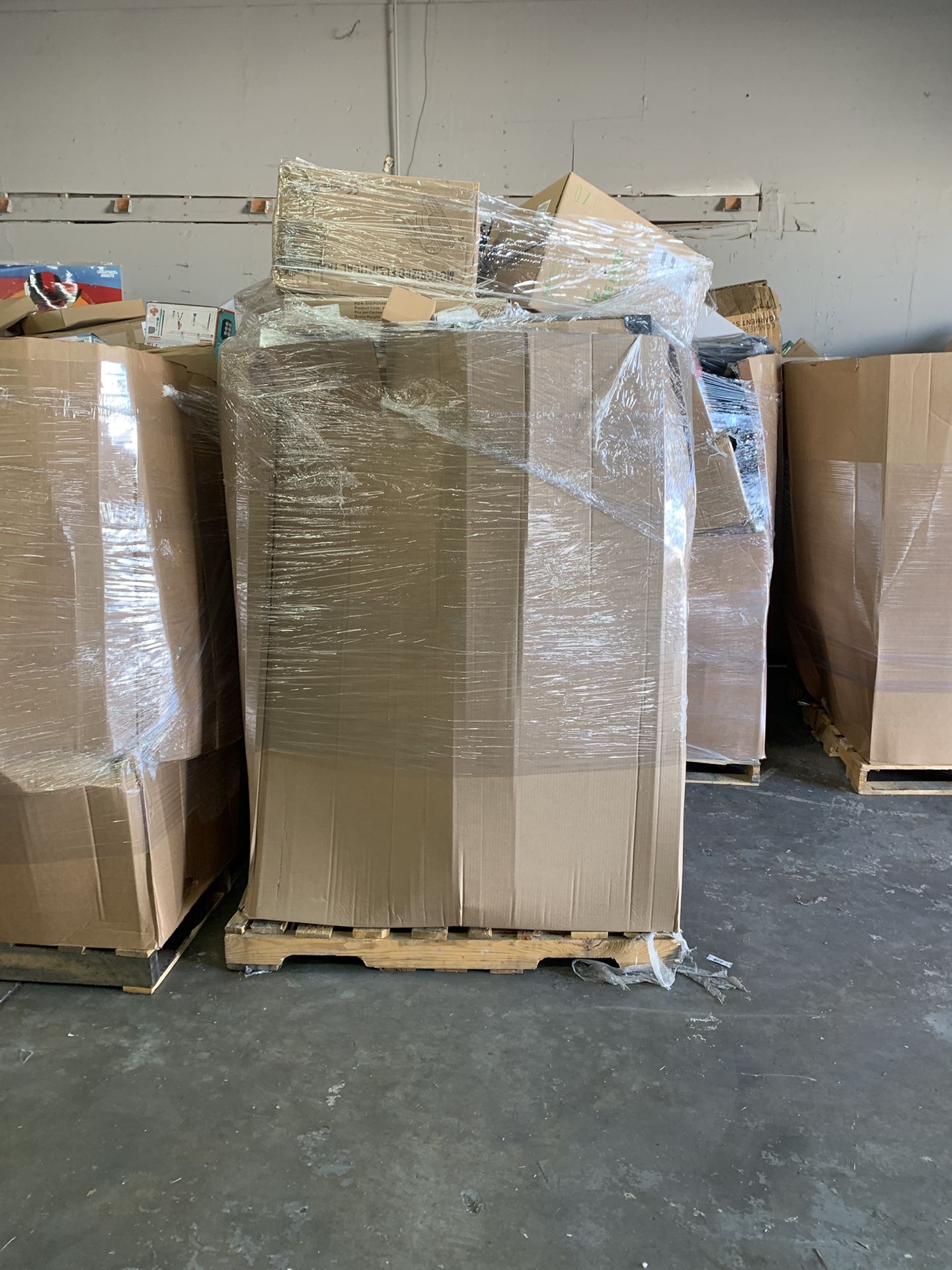 Amazon mediums Pallets