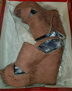 Size 7 1/2 wedges