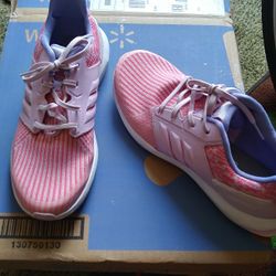 Adidas cloudfoam size 5.5 women's