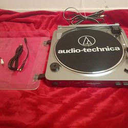 Audio Technica ATLP60  USB Fully Automatic Bel Drive Turntable Mixer Scratcher