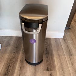 simplehuman 35Liter Pet Food Storage Container, Brushed Stainless Steel, Large