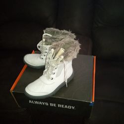 Girls White Boots Size 6