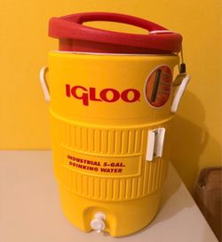 Igloo industrial 5 gallon on sale!!! Brand new