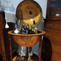 Bar Table : Luxury Bottle Holder display 