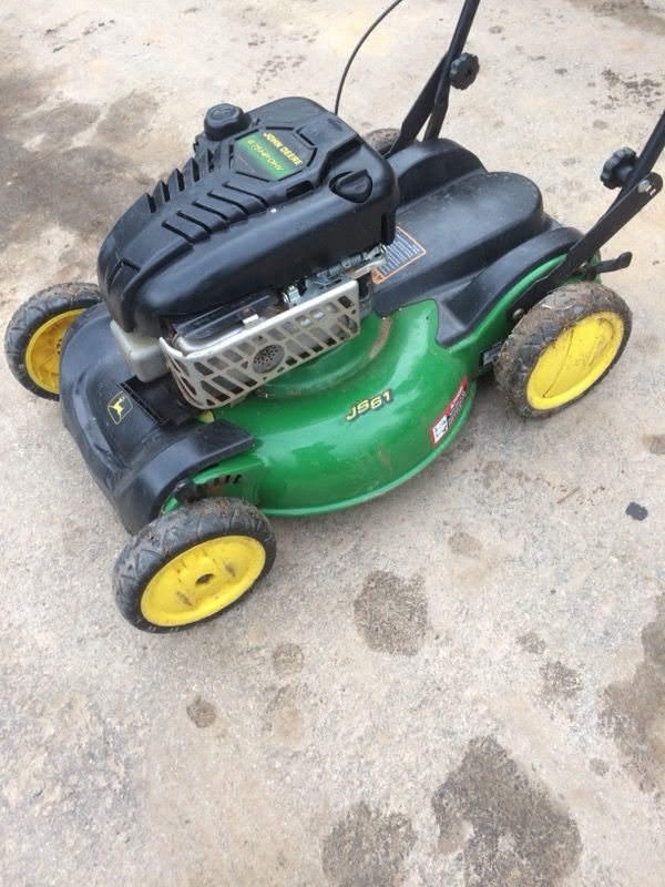 John Deere JS61 self propelled mower