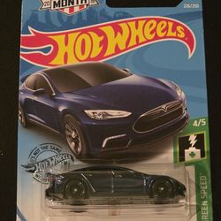 Hot Wheels 2019 Super Treasure Hunt  TESLA  MODEL  5