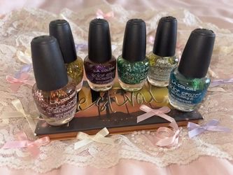 Nail polish glitter