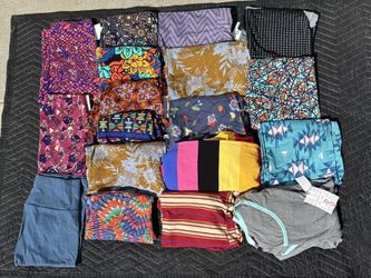Woman’s Size Small NWT Clothing Lot LULAROE