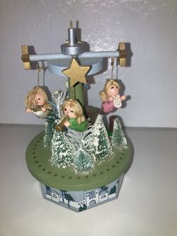 1984 Enesco Christmas Rotating Music Box Playing “O Holy Night “