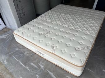 Saatva Memory Foam Hybrid Mattress - Queen