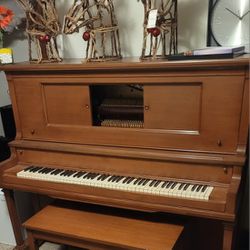 Gulbransen Company Upright Classic Piano Excellent Condition 
