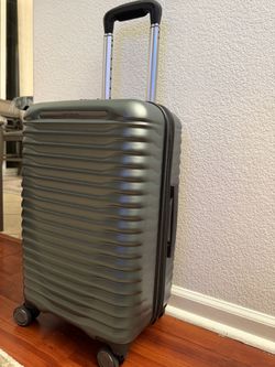 Samsonite Hard Shell Spinner Luggage