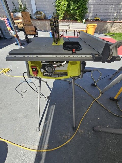 RYOBI Table Saw RTS12