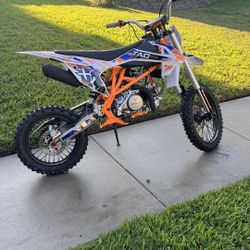 Tao Motors DB X1 140cc Dirt Bike