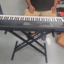 Yamaha MODX7+ Keyboard