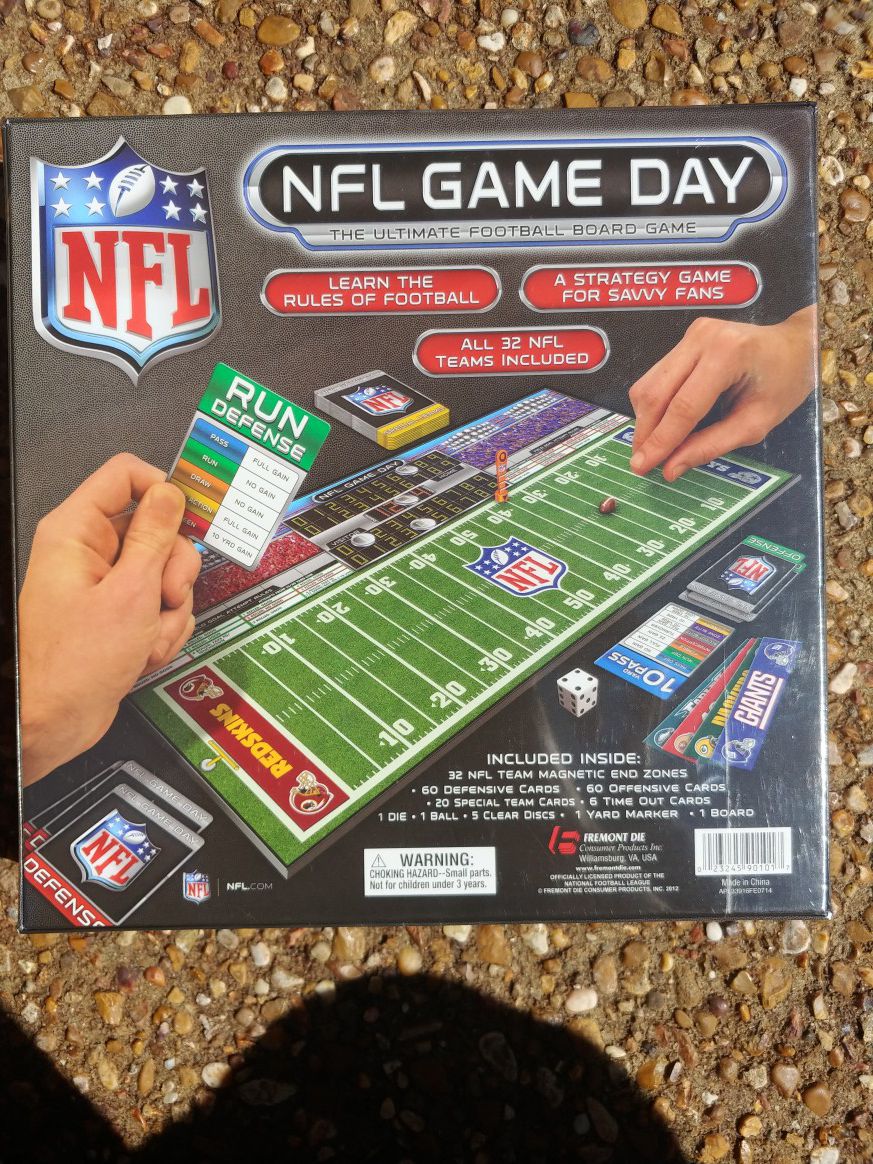 NFL Game Day: The Ultimate Football Board Game