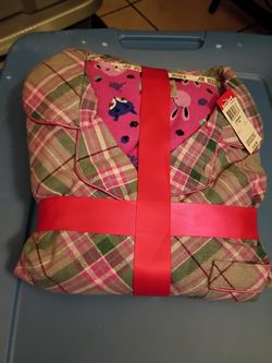 Pamper Her Pajama Set 1X, Axe Bath And Body for her, Bath Lavender Set, Lavender Lotion And Body Mist, Lavender Foot Lotion And Socks, 