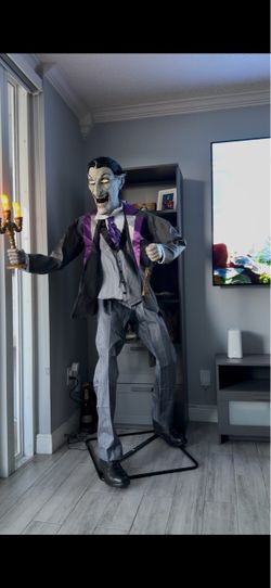 Vampire Butler 6ft Animatronic