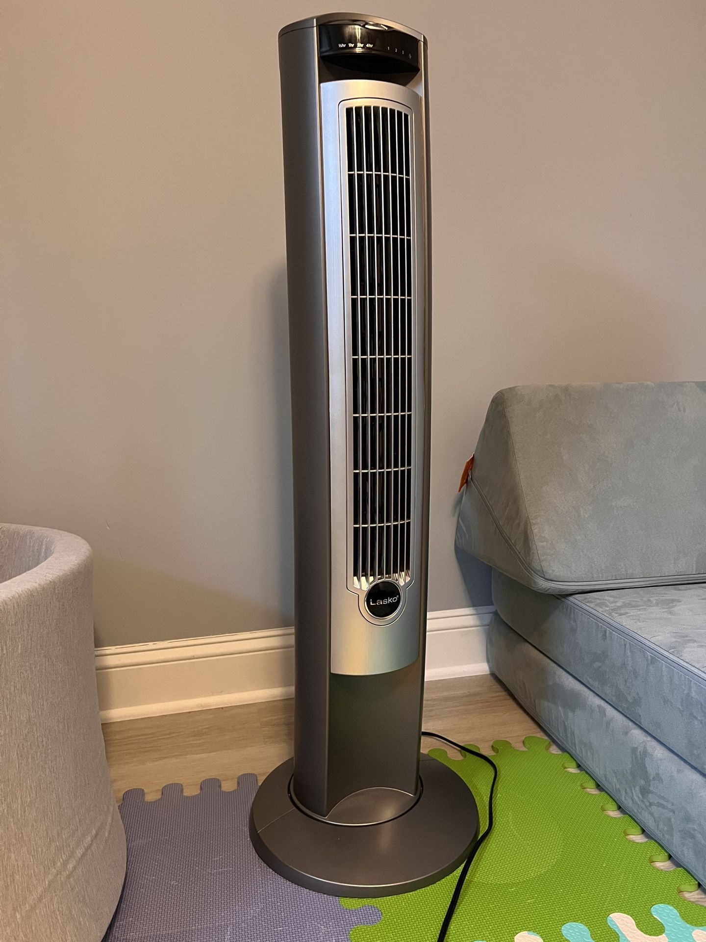 Lasso Tower Fan With Remote