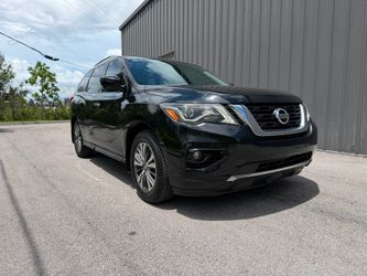 2017 Nissan Pathfinder SL